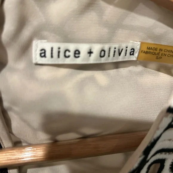 Alice + Olivia matching set.  NWT. Size 2. - Picture 6 of 6
